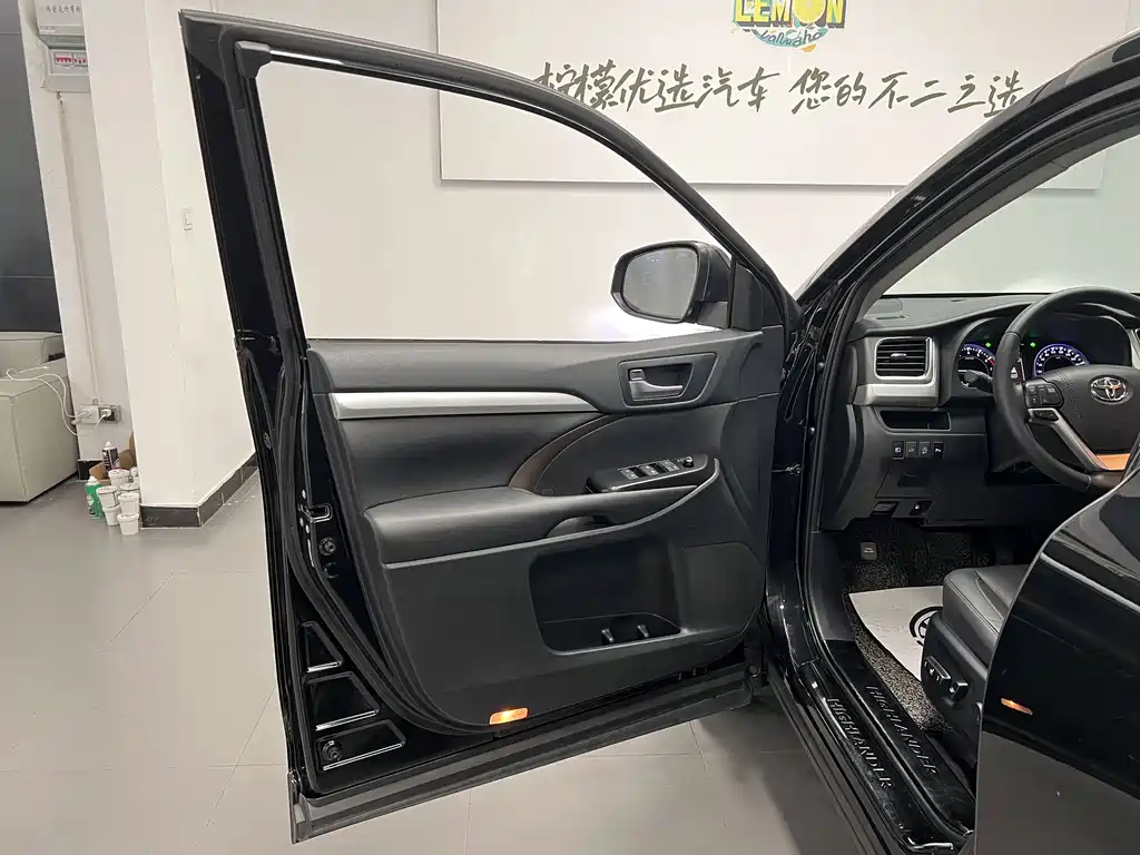 Highlander 2018 2.0T four-wheel drive premium version, 7 seats, National VI купить на сайте DeffCars