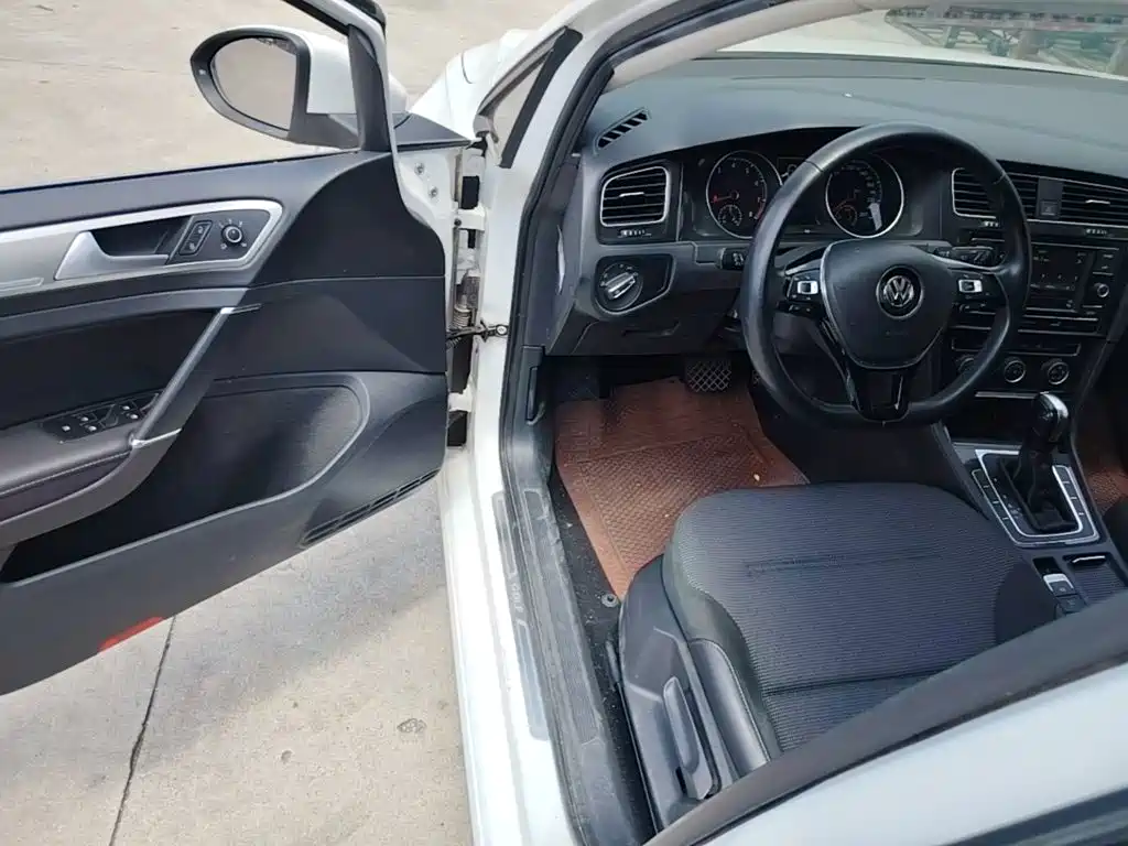 Golf 2018 1.6L automatic comfort type купить на сайте DeffCars