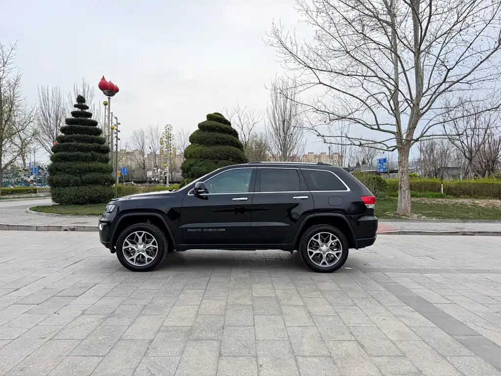 Grand Cherokee imported 2020 3.6L Elite Navigation Edition купить на сайте DeffCars
