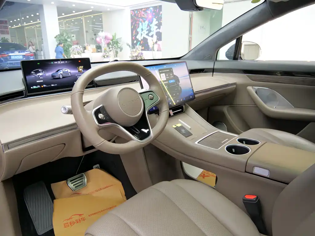 Zhijie R7 2025 extended range 251km Max купить на сайте DeffCars