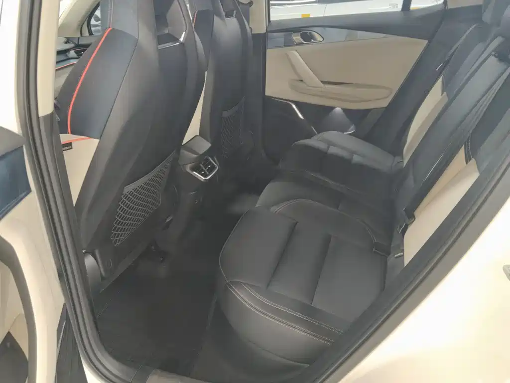 Lynk & Co 06 2020 1.5T Yao Halo купить на сайте DeffCars