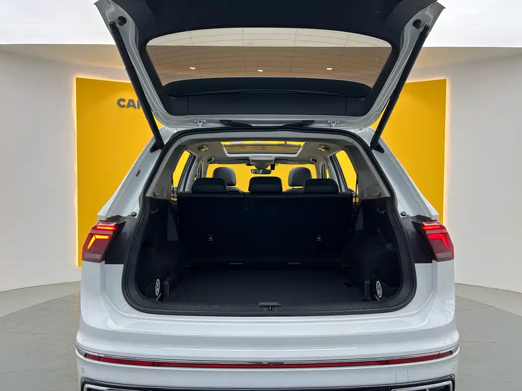 Tiguan L 2023 330TSI automatic two-wheel drive R-Line version купить на сайте DeffCars