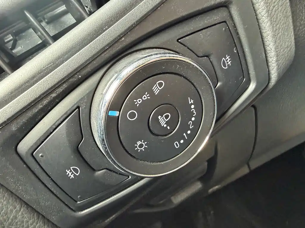 Focus 2012 hatchback 1.6L automatic comfort type купить на сайте DeffCars