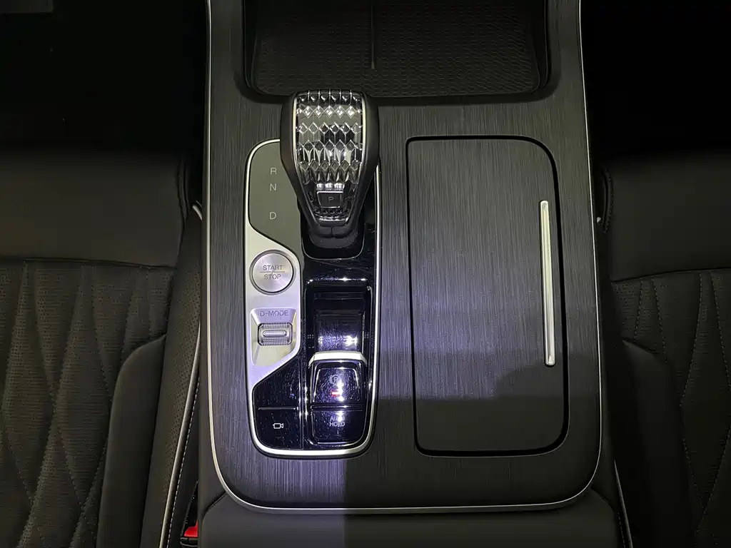 Trumpchi GS8 2024 Pilot Series 2.0TGDI 2WD Luxury Connected Edition 7 Seats купить на сайте DeffCars
