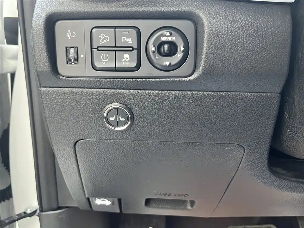 Yipao 2021 1.4L CVT fun sunroof model купить на сайте DeffCars