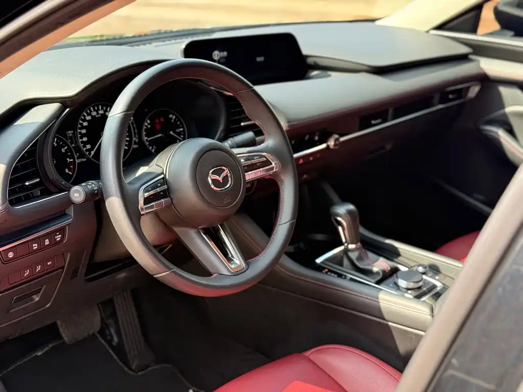 Mazda3 Angkesela 2023 2.0L Automatic Premium Edition купить на сайте DeffCars