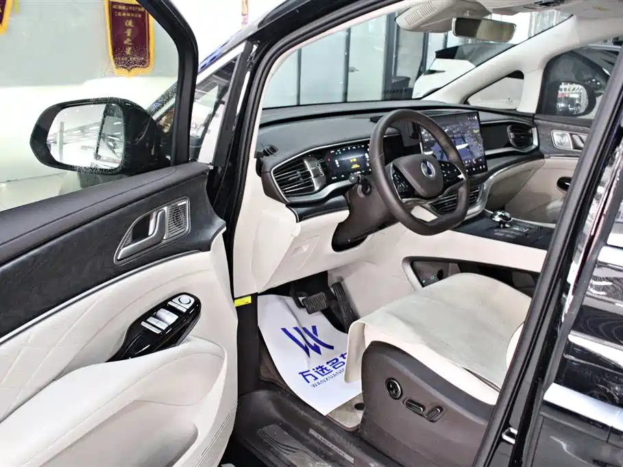 Denza D9 2024 DM-i 970 luxury model купить на сайте DeffCars