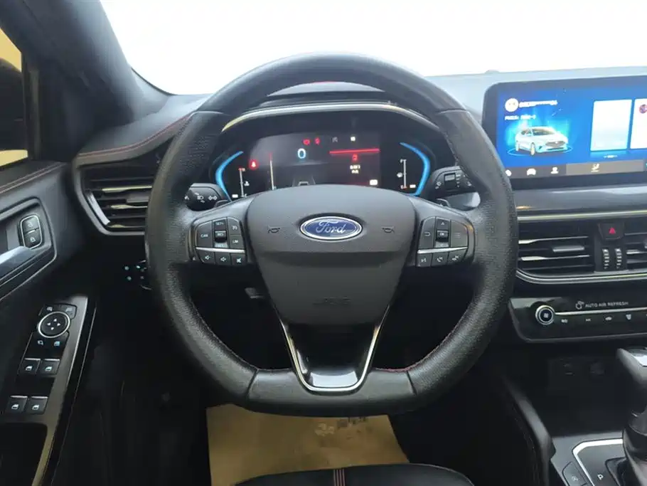 Focus 2022 Sedan EcoBoost 180 Automatic ST Line купить на сайте DeffCars