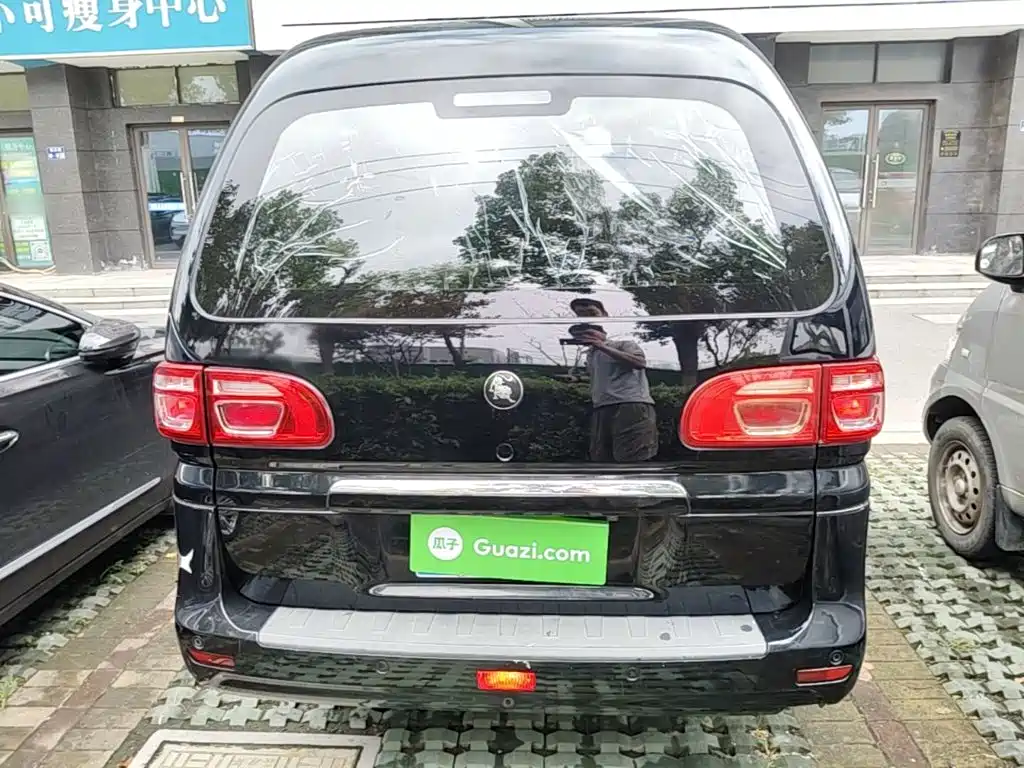 Lingzhi 2023 M5L 1.6L basic model 7 seats купить на сайте DeffCars