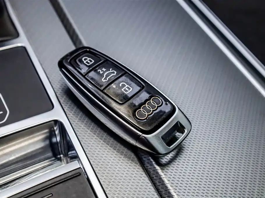 Audi A7L 2024 45TFSI S-line Dream Building Liquid Crystal Package купить на сайте DeffCars