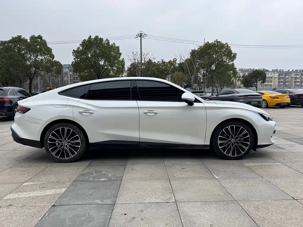 MG7 2023 1.5T DCT Beautiful and Elegant Edition купить на сайте DeffCars