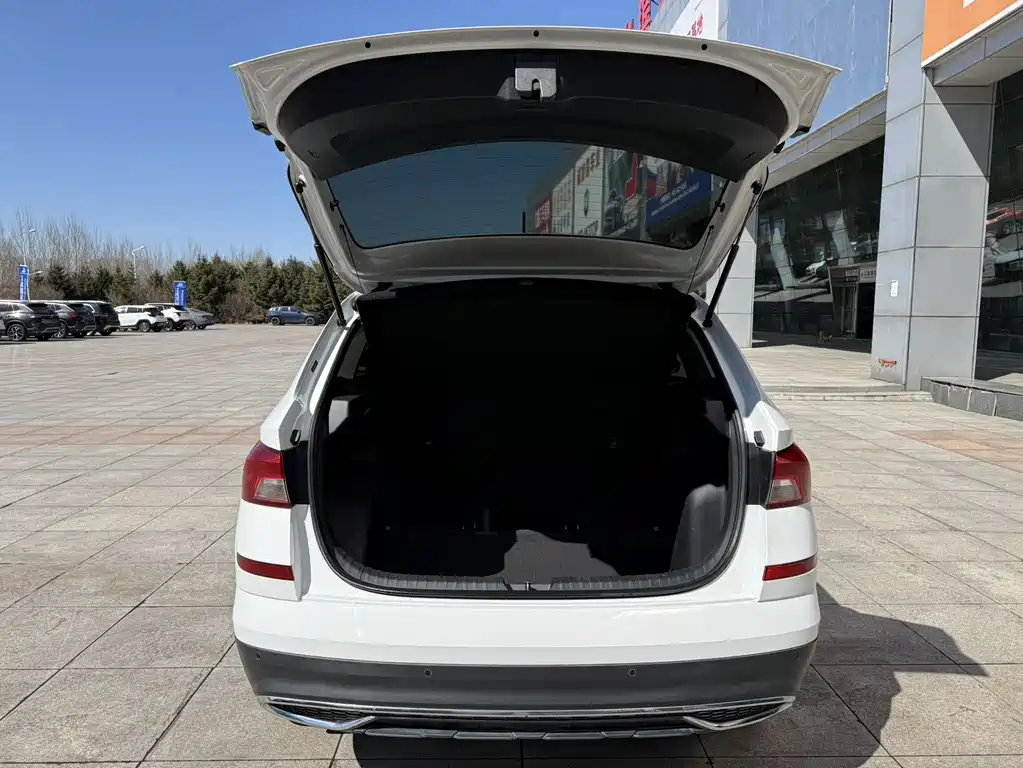Komic 2023 facelift 1.5L automatic comfort version купить на сайте DeffCars