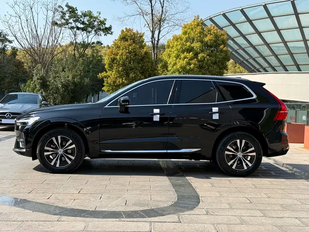 Volvo XC60 2023 B5 four-wheel drive Zhiyi Luxury Edition купить на сайте DeffCars