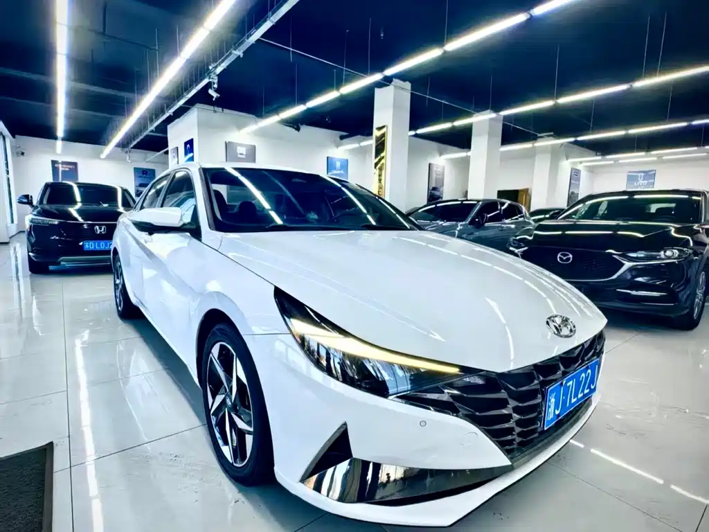 Elantra 2021 1.5L CVT LUX Premium Edition купить на сайте DeffCars