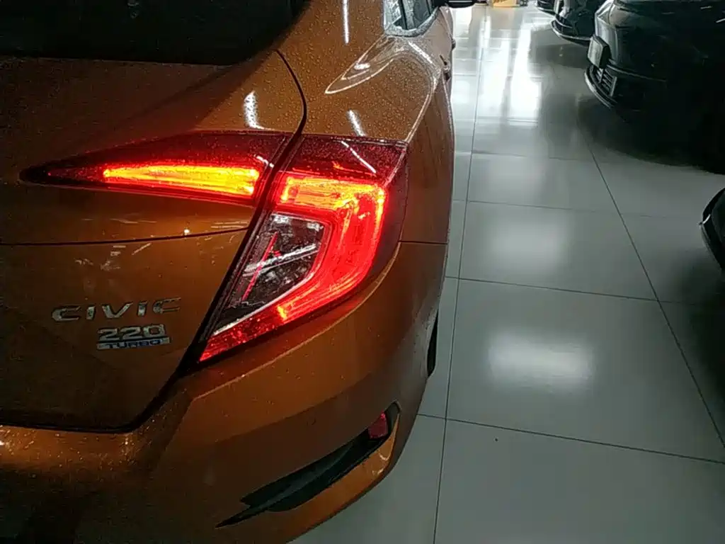 Civic 2016 220TURBO CVT Deluxe Edition купить на сайте DeffCars