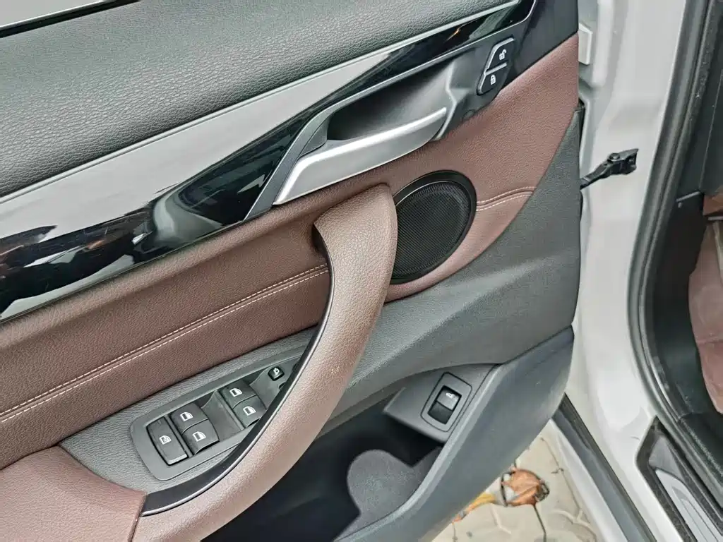 BMW X1 2020 sDrive20Li Exclusive Model купить на сайте DeffCars