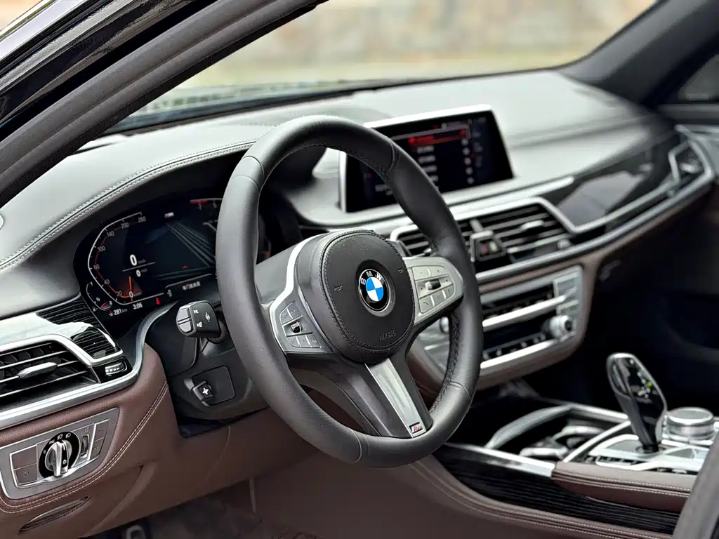 BMW 7 Series 2021 730Li M Sports Package купить на сайте DeffCars