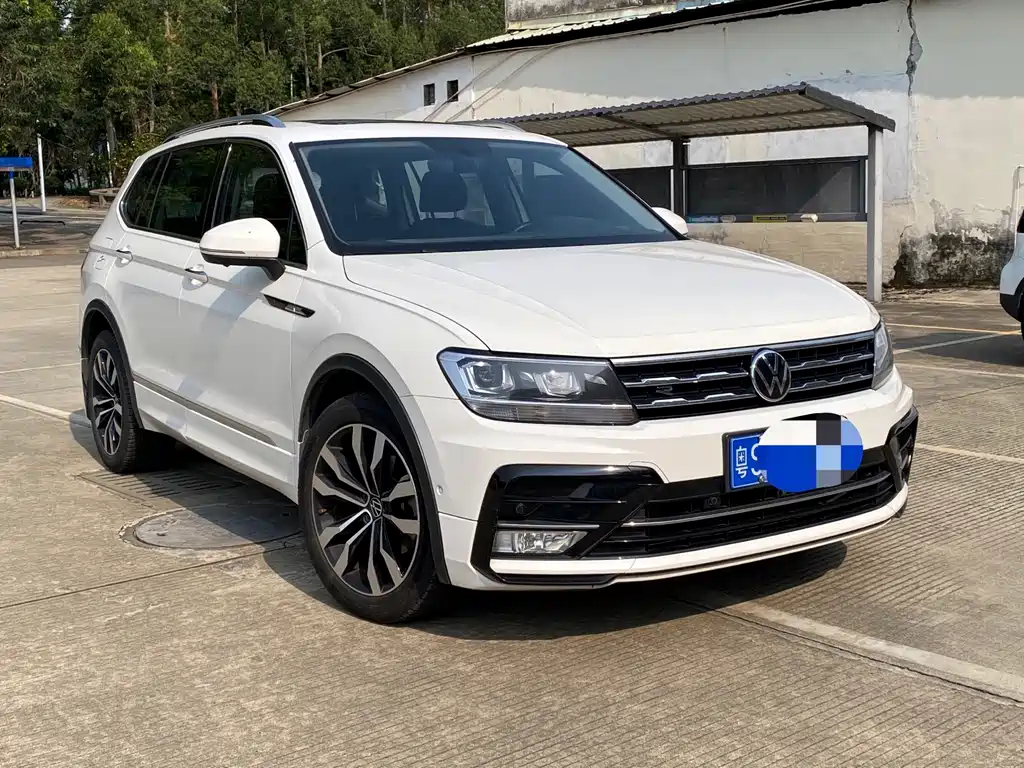 Tiguan L 2021 330TSI automatic two-wheel drive R-Line version купить на сайте DeffCars