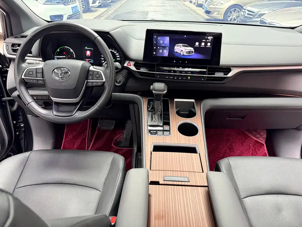 SIENNA 2024 2.5L Hybrid Deluxe Edition купить на сайте DeffCars