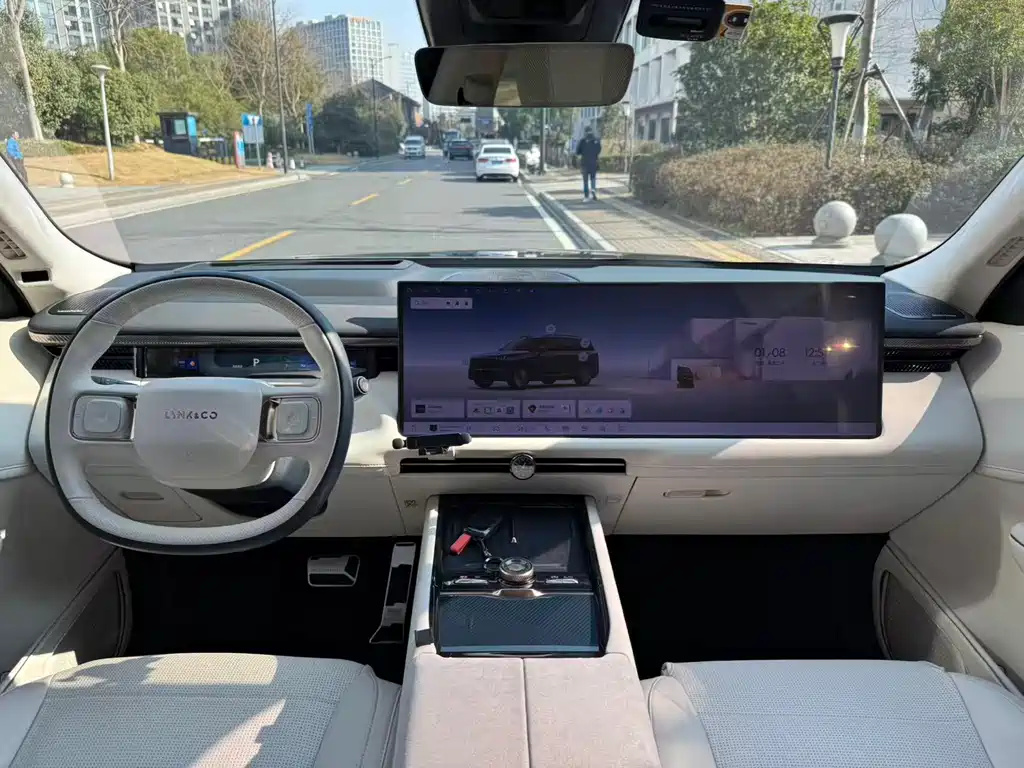 Lynk & Co 900 2025 2.0T Discovery Edition купить на сайте DeffCars