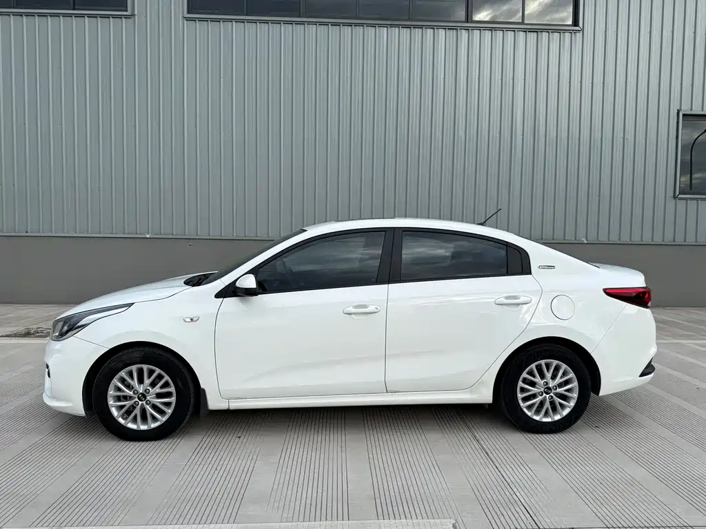 Kia K2 2017 Sedan 1.4L AT 15th Anniversary Special Edition GLS купить на сайте DeffCars