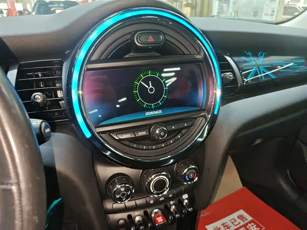 MINI 2018 1.5T COOPER Classic Five-Door Edition купить на сайте DeffCars