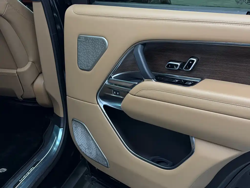 Range Rover 2023 3.0 L6 400PS Model Extended Edition купить на сайте DeffCars