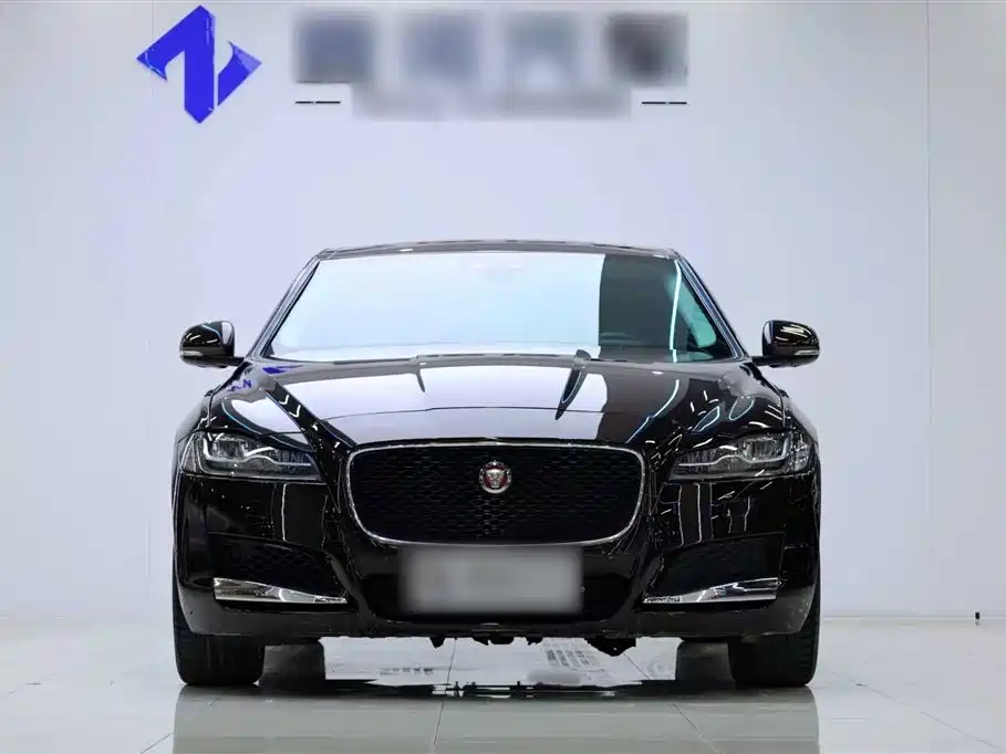 Jaguar XFL 2018 XFL 2.0T 250PS Deluxe Edition купить на сайте DeffCars