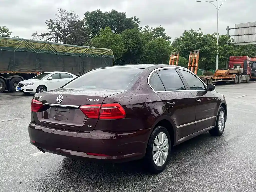 LAVIDA 2013 facelift 1.4TSI DSG comfort version купить на сайте DeffCars