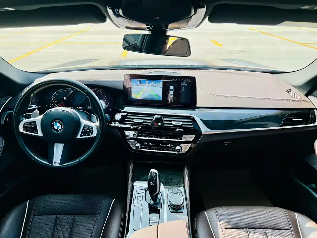 BMW 5 Series 2021 530Li Leading M Sports Package купить на сайте DeffCars
