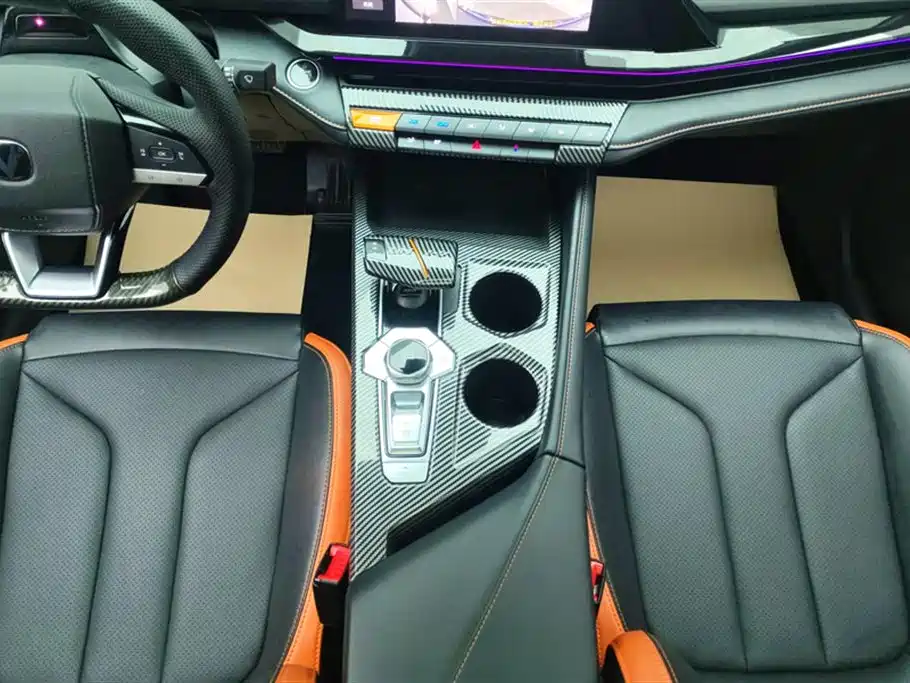 Changan UNI-V 2024 1.5T high-energy version купить на сайте DeffCars