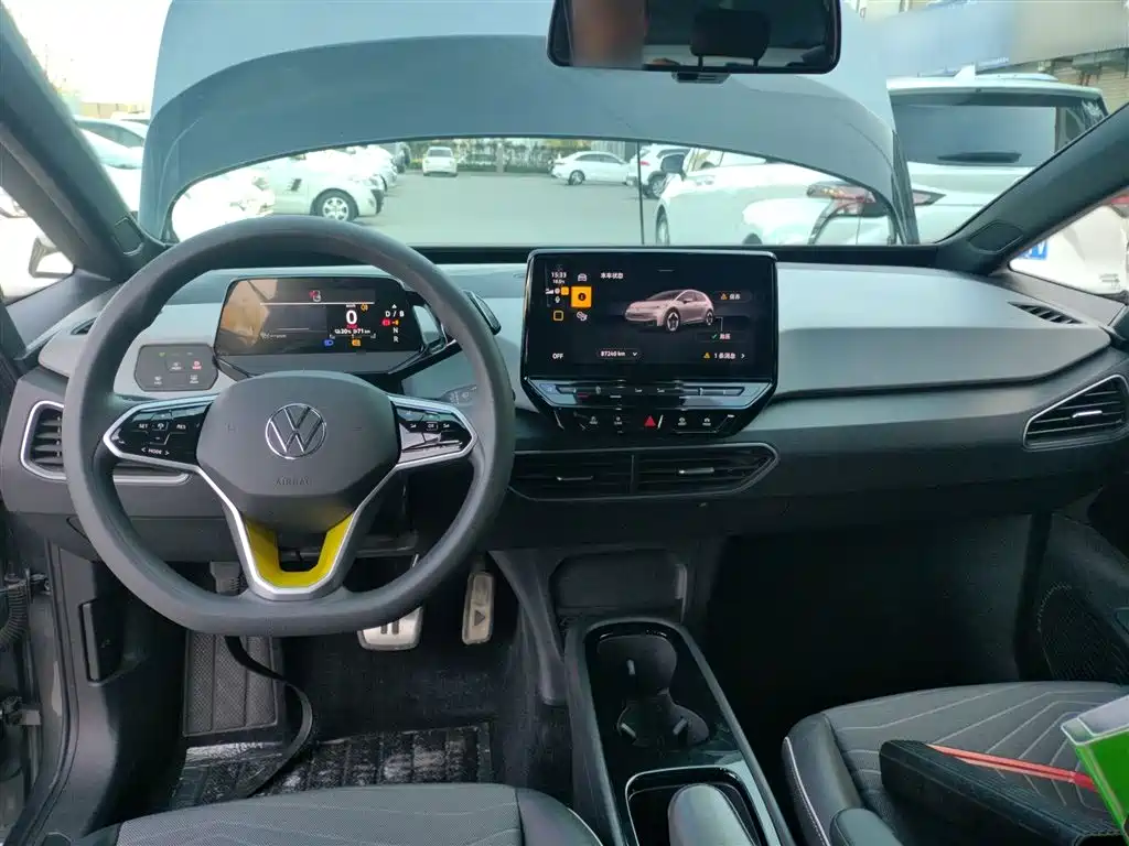 Volkswagen ID.3 2023 upgraded model pure smart version купить на сайте DeffCars