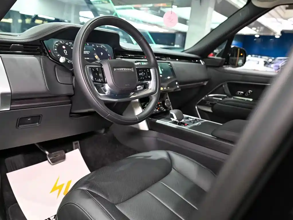 Range Rover 2023 4.4 V8 530PS First Edition купить на сайте DeffCars