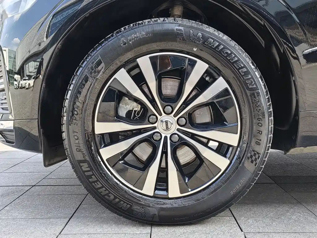 Volvo XC60 2024 B5 four-wheel drive Zhiyi Luxury Edition купить на сайте DeffCars