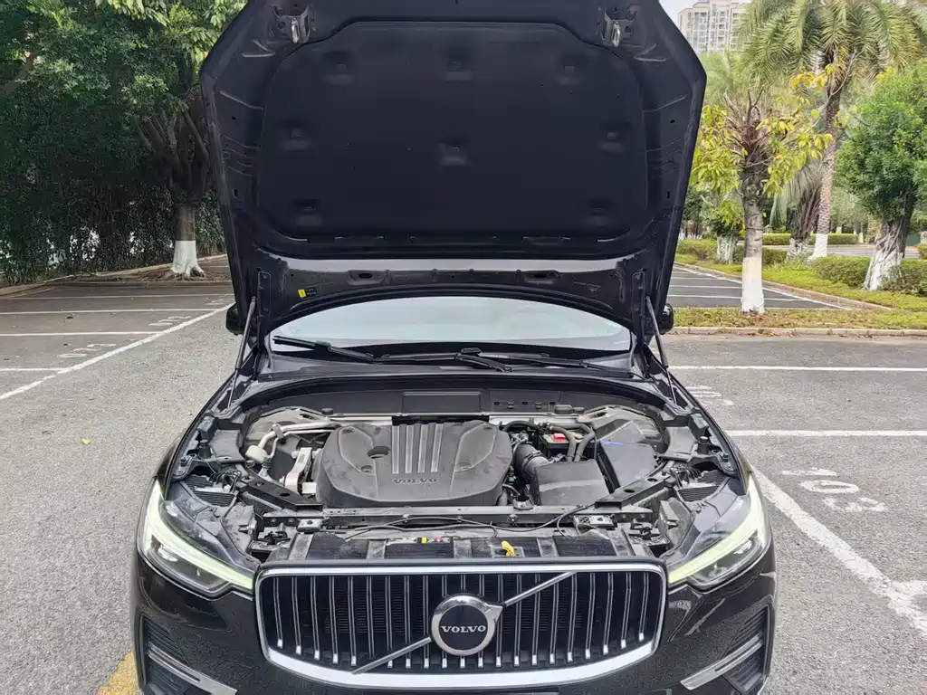 Volvo XC60 2024 B5 four-wheel drive Zhiyuan Deluxe Edition купить на сайте DeffCars