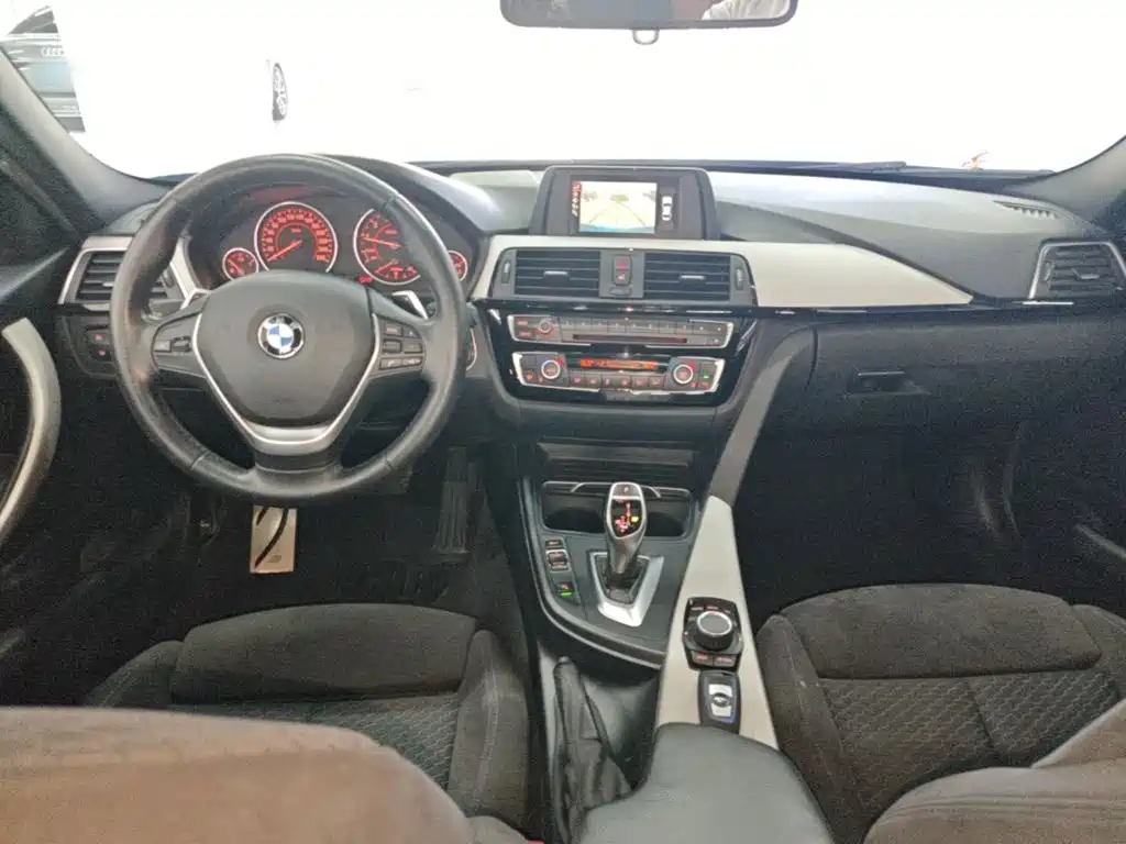 BMW 3 Series 2017 320i M Sports купить на сайте DeffCars