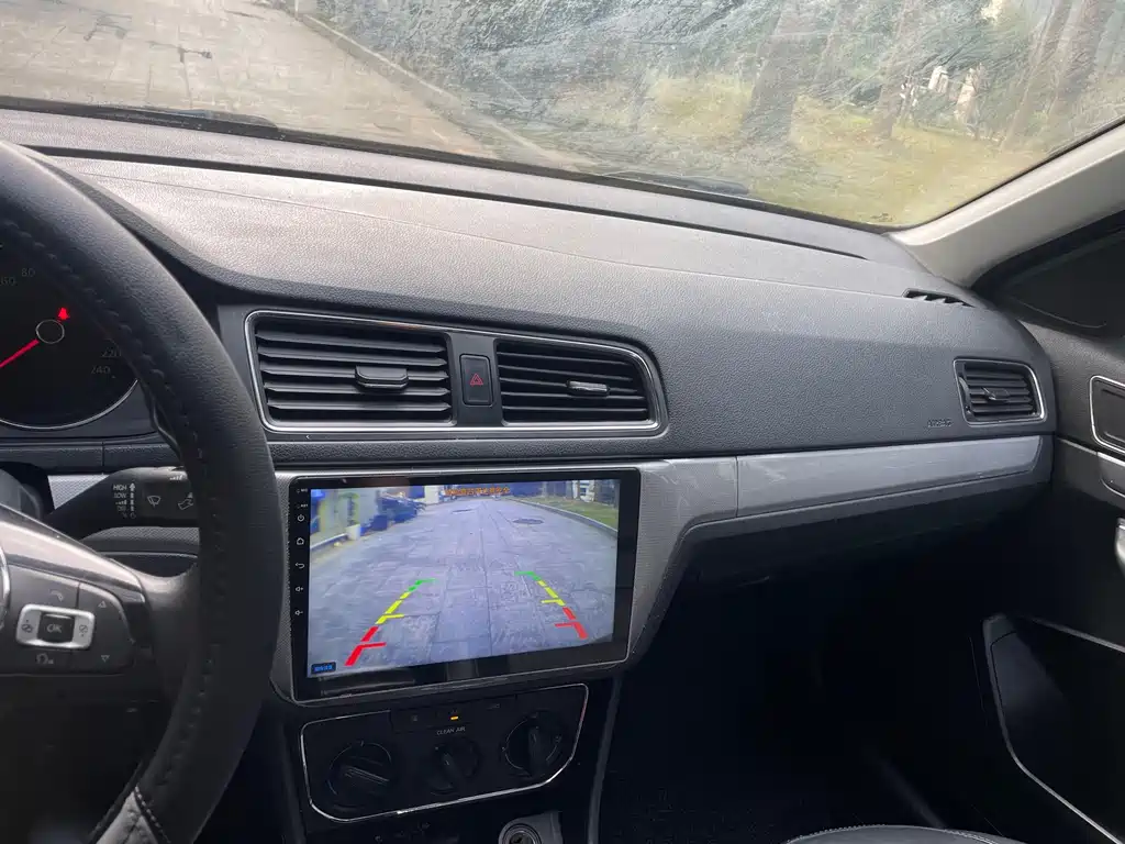 Lavida 2017 1.6L manual comfort version купить на сайте DeffCars