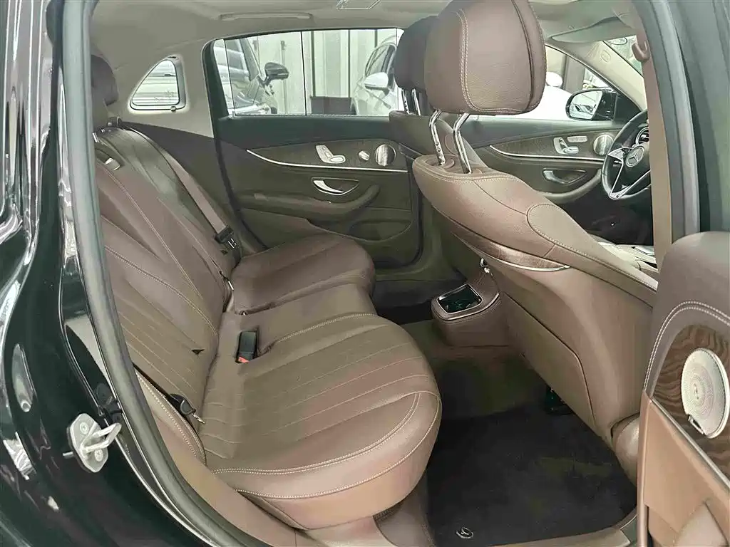 Mercedes-Benz E-Class 2023 E 300 L Luxury Model купить на сайте DeffCars
