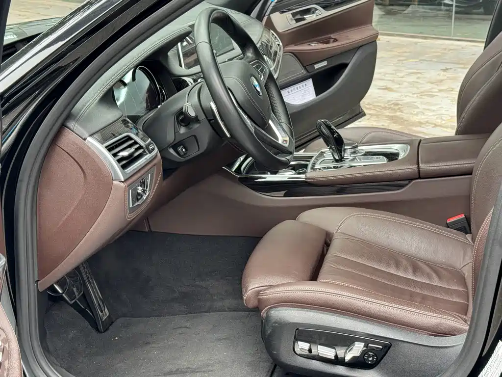 BMW 7 Series 2018 730Li Leading M Sports Package купить на сайте DeffCars