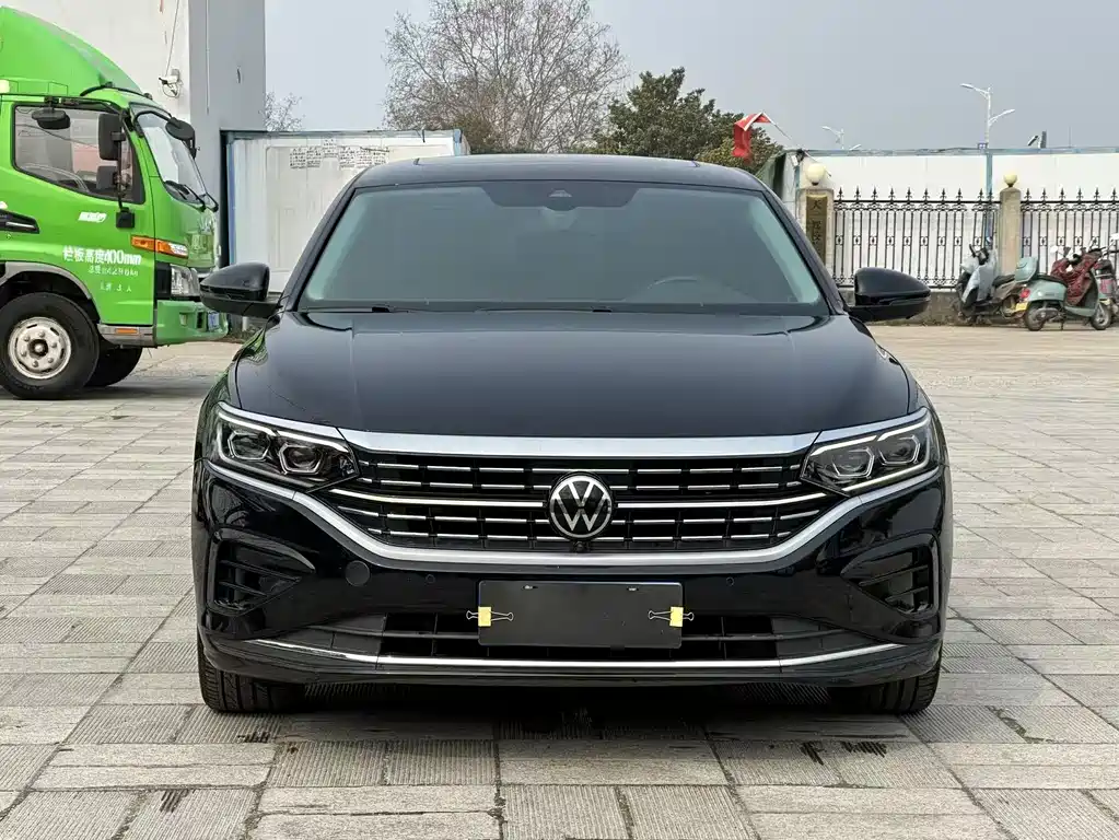 Passat 2023 380TSI Deluxe Edition купить на сайте DeffCars
