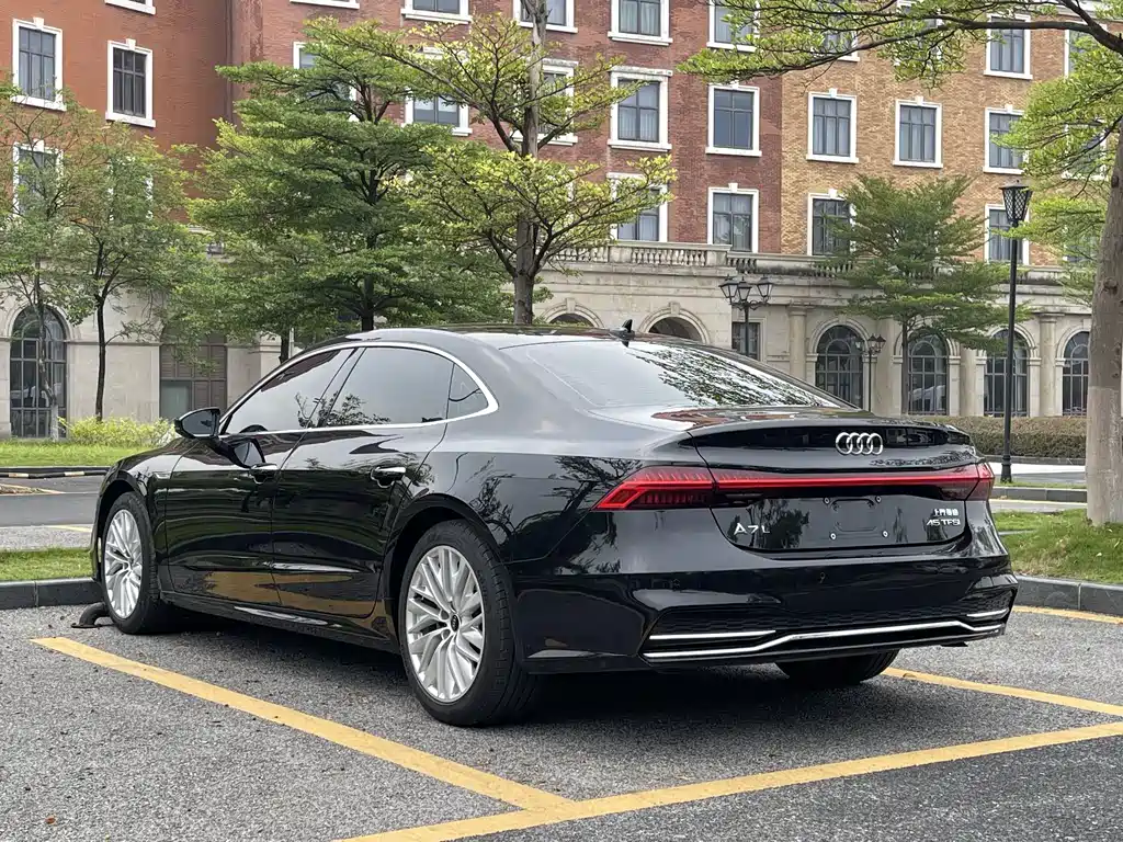 Audi A7L 2024 45TFSI S-line Dream Building Liquid Crystal Package купить на сайте DeffCars