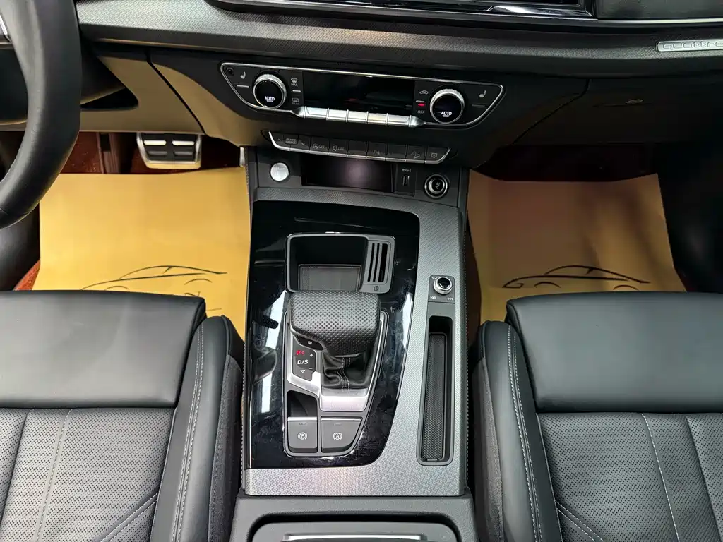 Audi Q5L 2024 40 TFSI luxury and dynamic model купить на сайте DeffCars
