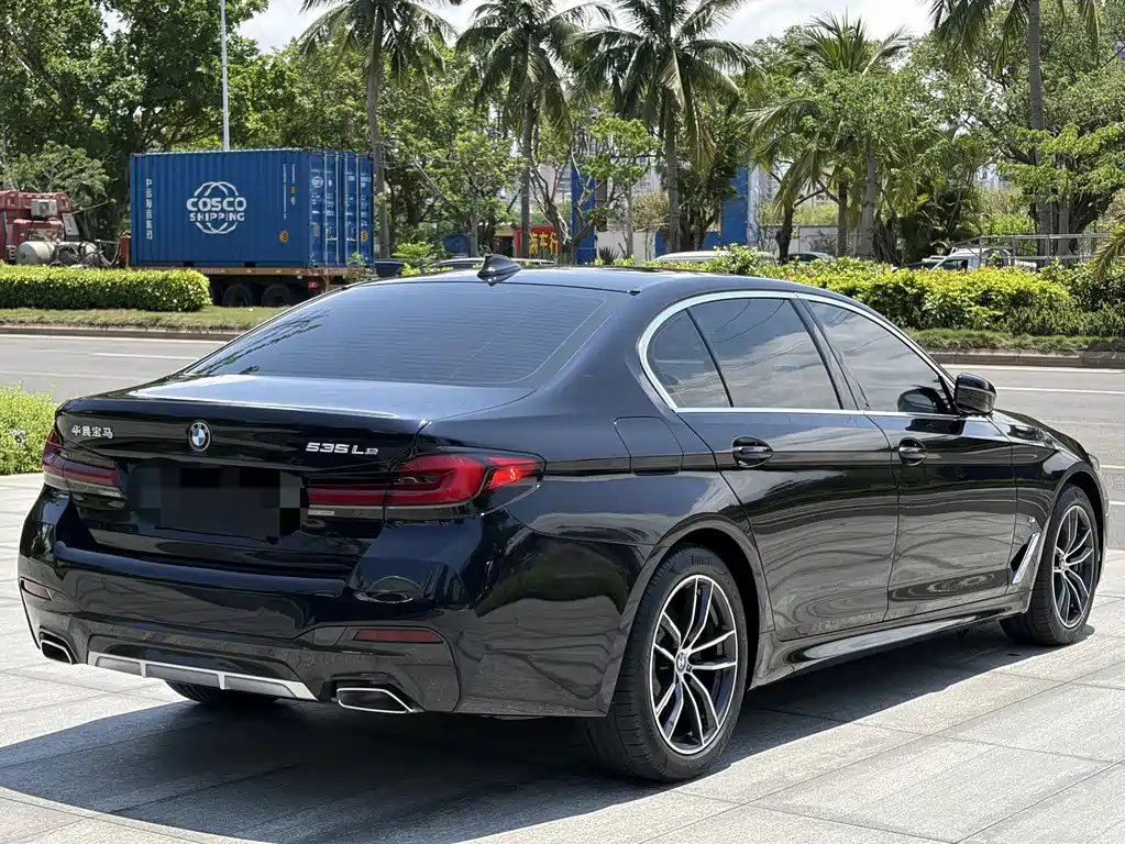 BMW 5 Series New Energy 2021 Model 535Le M Sports Package купить на сайте DeffCars