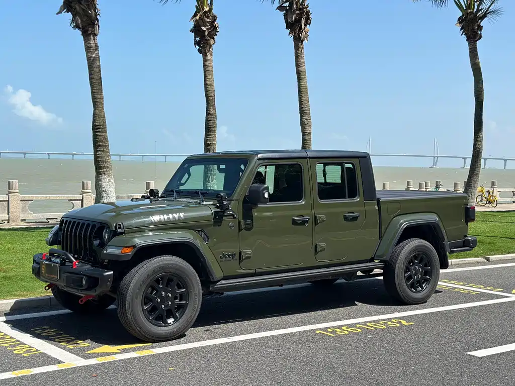 Gladiator 2023 3.6L Overland купить на сайте DeffCars