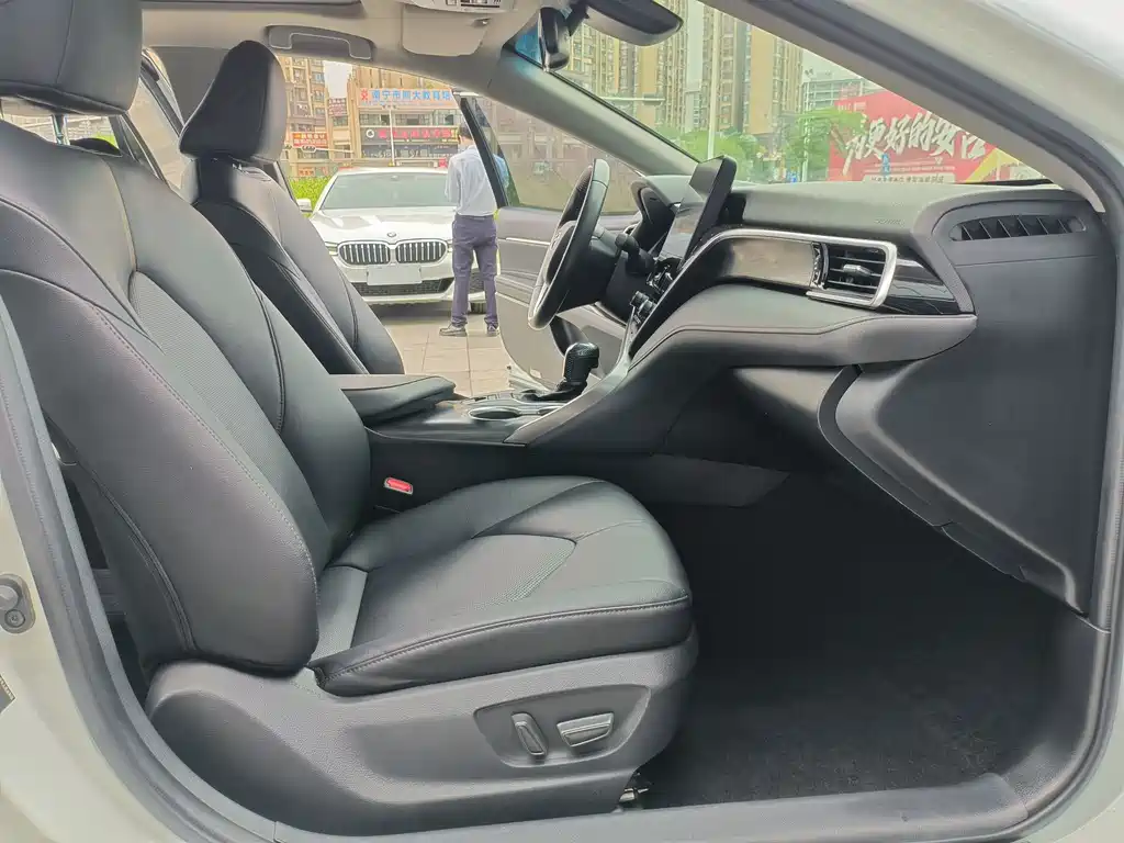 Camry 2021 2.5G Deluxe Edition купить на сайте DeffCars