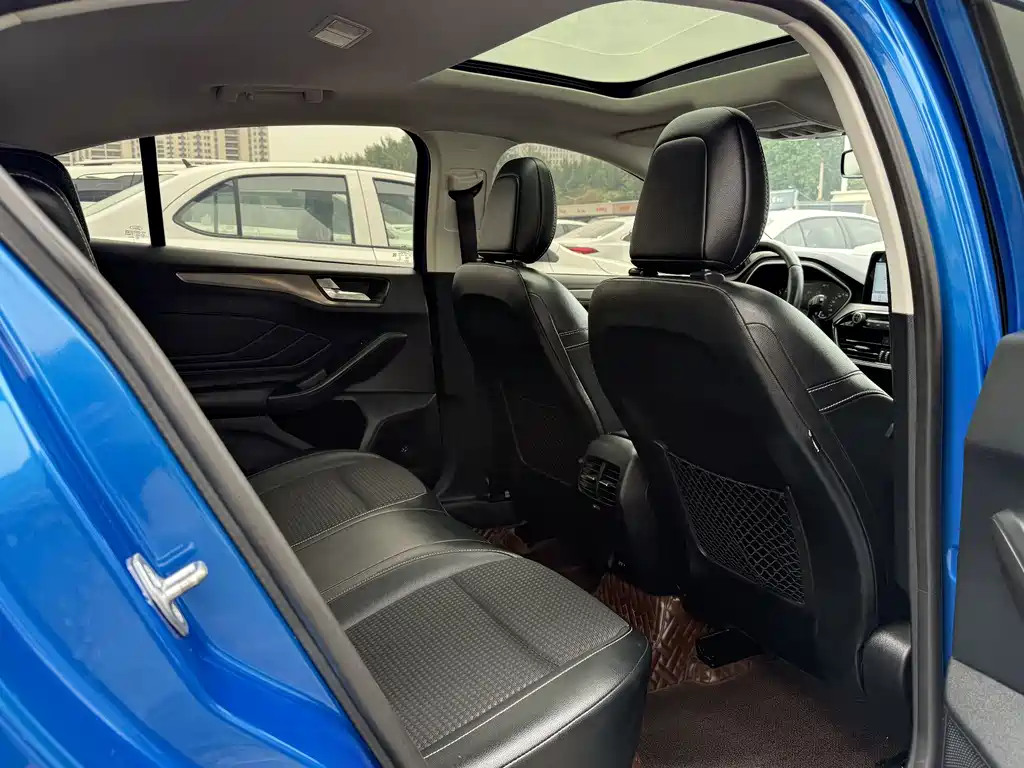 Focus 2019 Hatchback EcoBoost 180 Automatic NeochaEDGE купить на сайте DeffCars