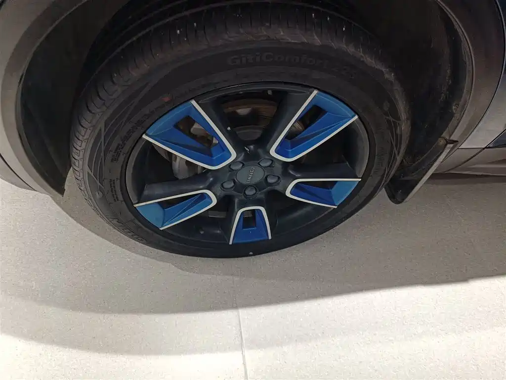 Lynk & Co 01 2017 2.0T 2WD Yao Pro Edition купить на сайте DeffCars