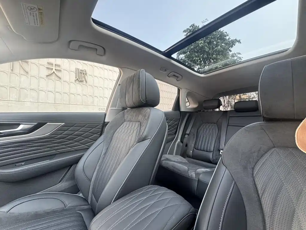 Hongqi HS5 2022 facelift 2.0T Zhilian Flagship Edition купить на сайте DeffCars