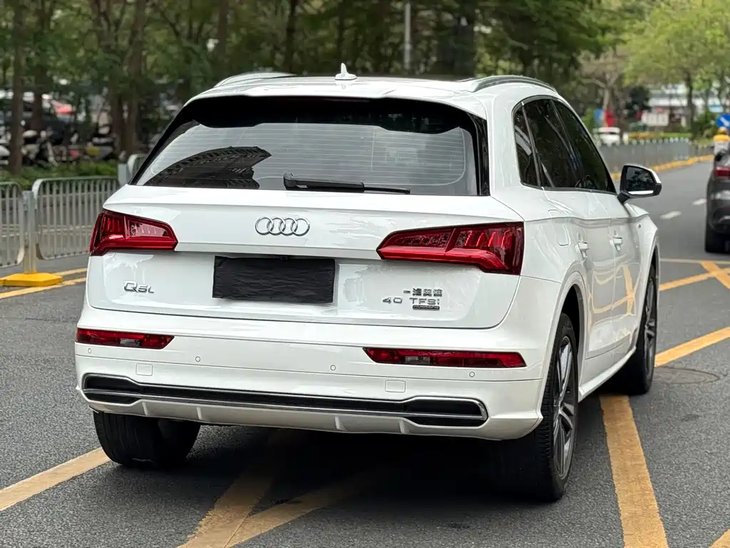 Audi Q5L 2020 facelift 40 TFSI enjoys fashionable style купить на сайте DeffCars