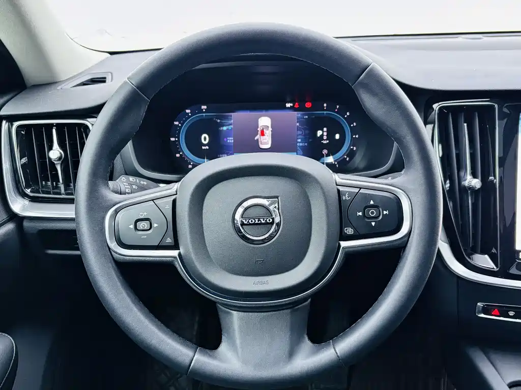 Volvo S60 2023 B4 Zhiyuan Luxury Edition купить на сайте DeffCars
